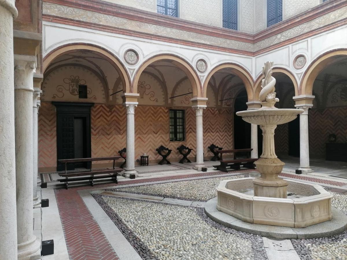 Foresteria Palazzo Guazzoni Zaccaria Cremona Bagian luar foto