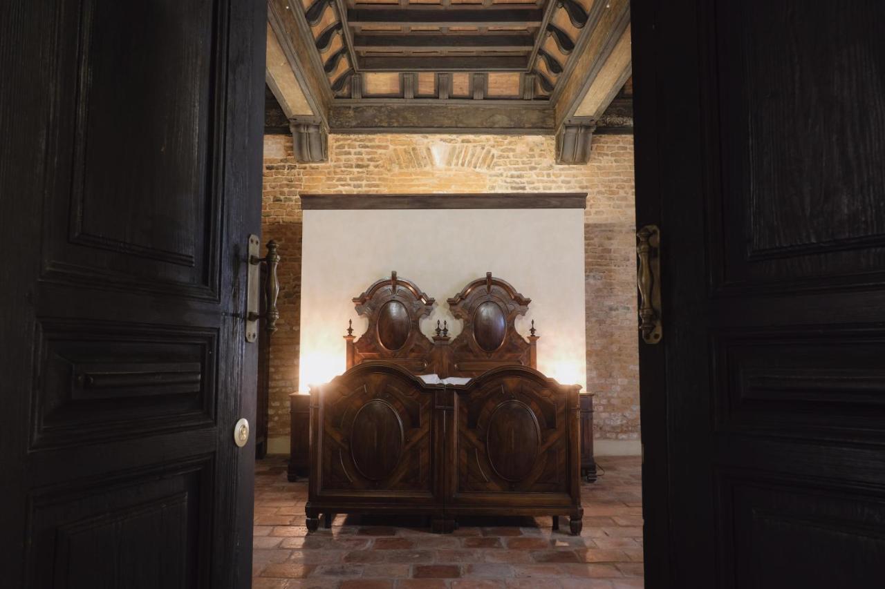 Foresteria Palazzo Guazzoni Zaccaria Cremona Bagian luar foto