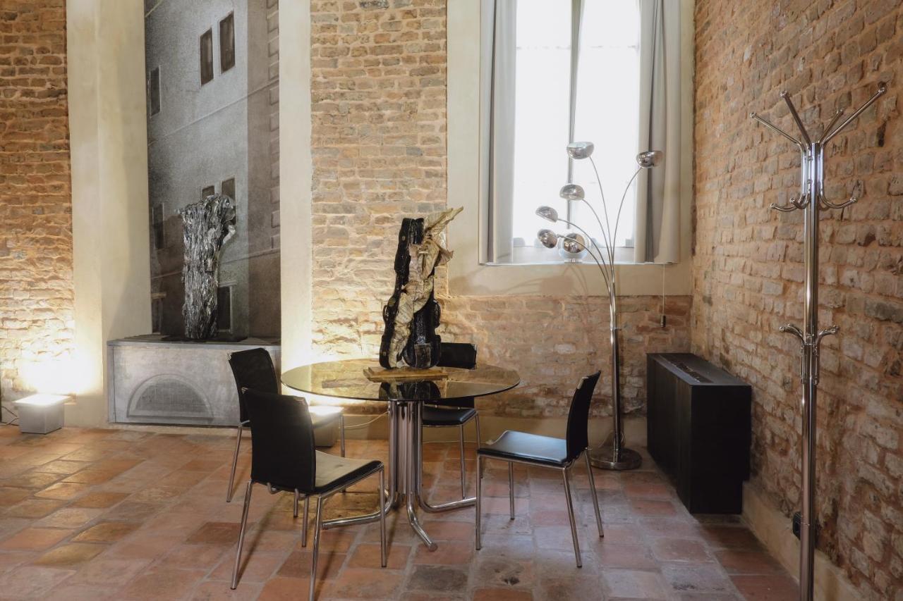 Foresteria Palazzo Guazzoni Zaccaria Cremona Bagian luar foto