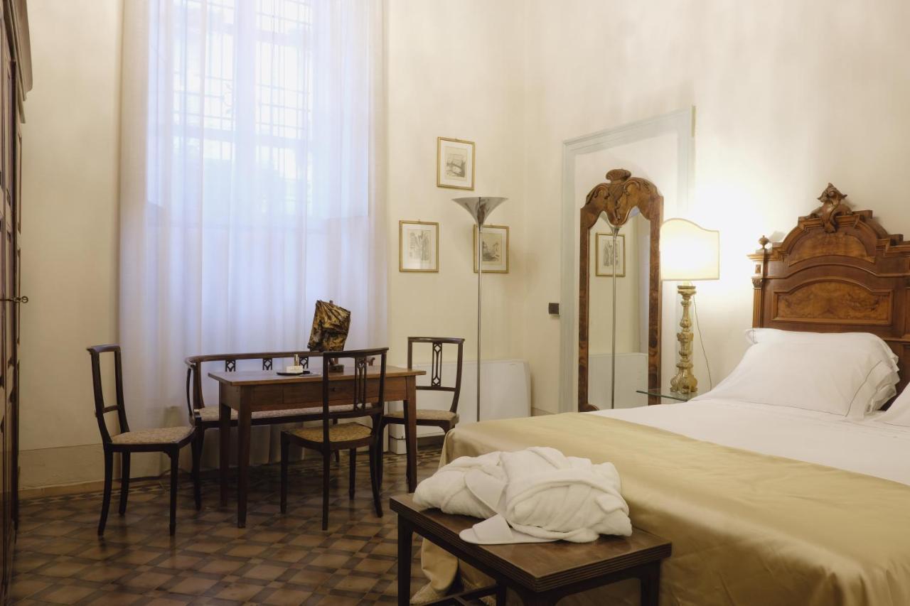 Foresteria Palazzo Guazzoni Zaccaria Cremona Bagian luar foto