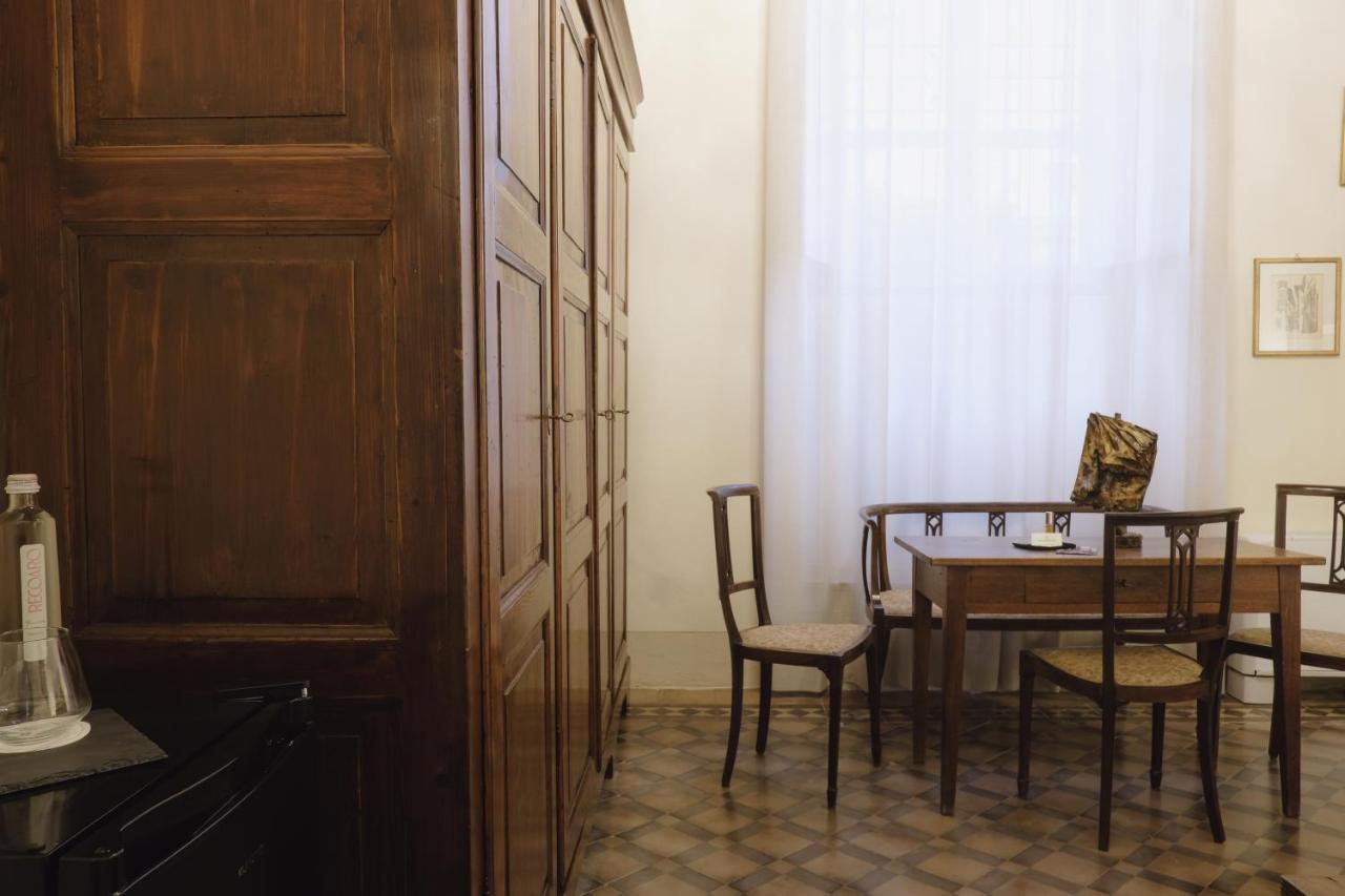 Foresteria Palazzo Guazzoni Zaccaria Cremona Bagian luar foto