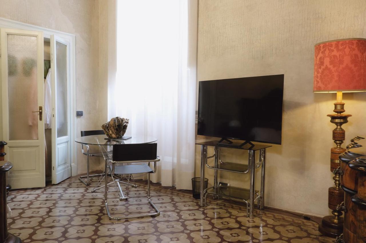 Foresteria Palazzo Guazzoni Zaccaria Cremona Bagian luar foto