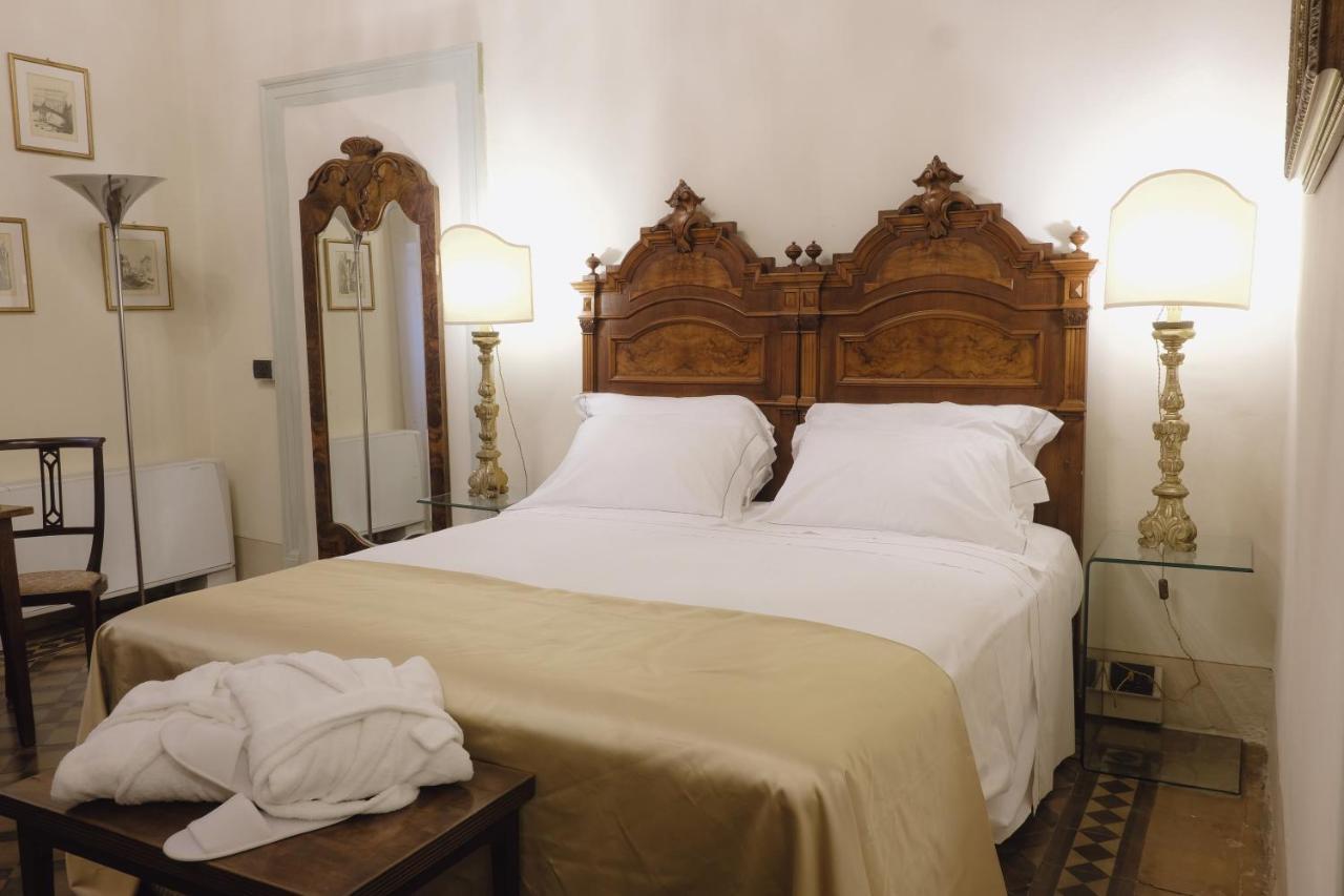Foresteria Palazzo Guazzoni Zaccaria Cremona Bagian luar foto