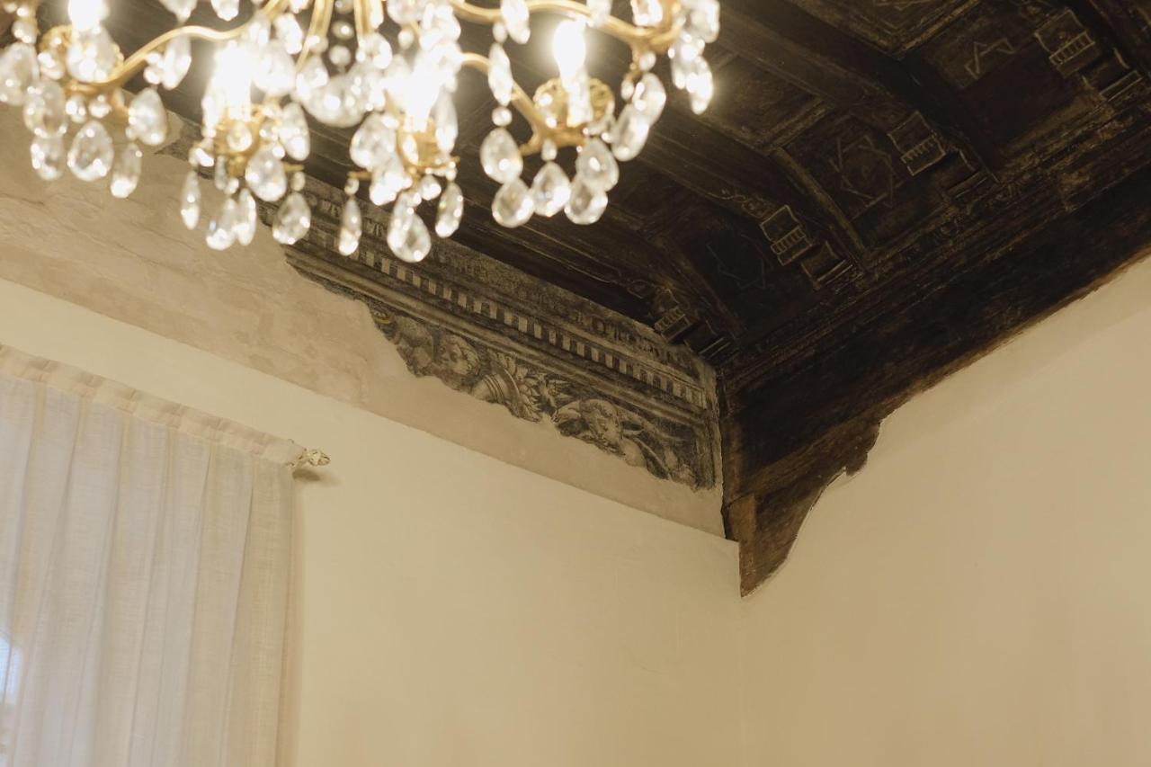 Foresteria Palazzo Guazzoni Zaccaria Cremona Bagian luar foto